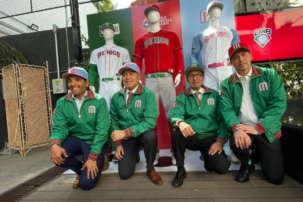 Durante presentación del uniforme oficial