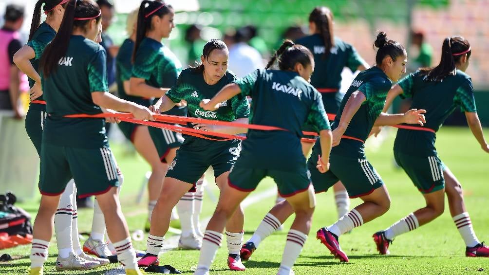 Selección Femenil entrenando