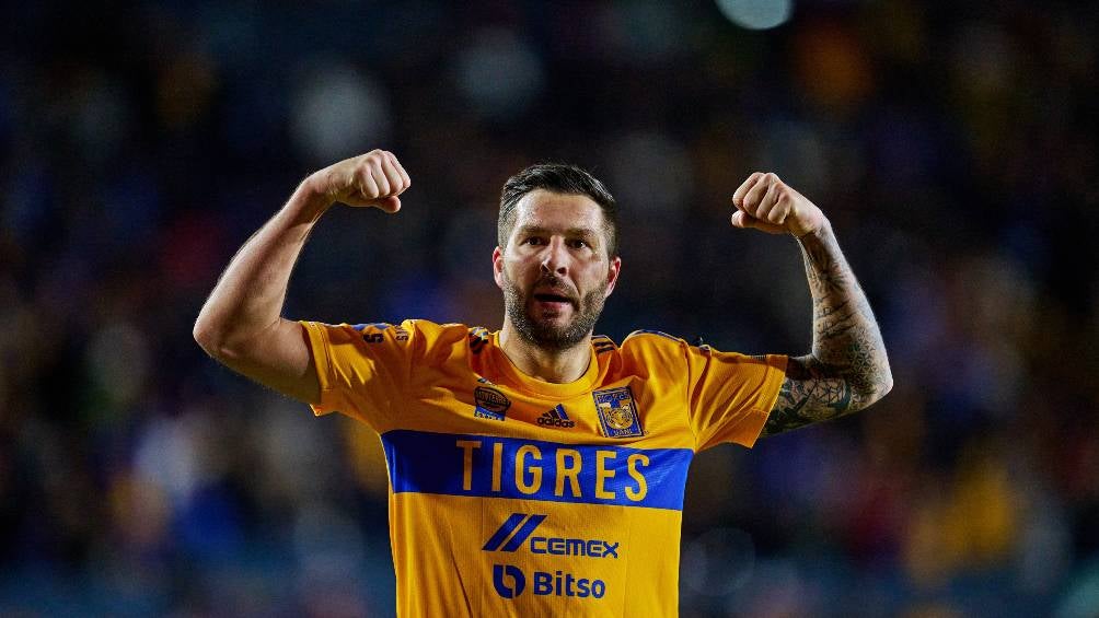 Gignac celebrando gol ante Pumas