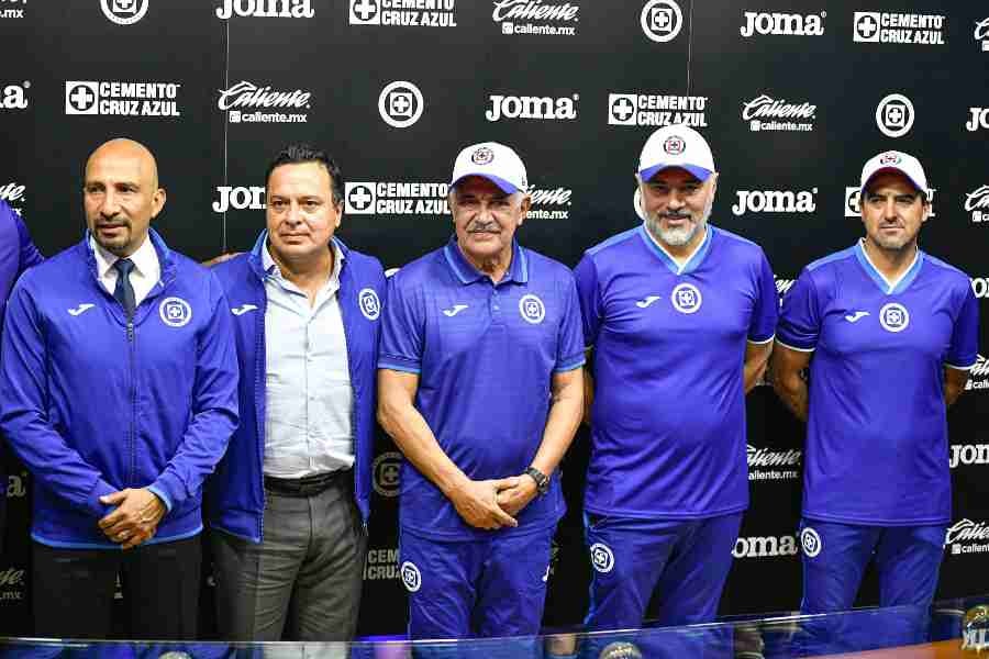 Cruz Azul  presentó a su nuevo equipo técnico