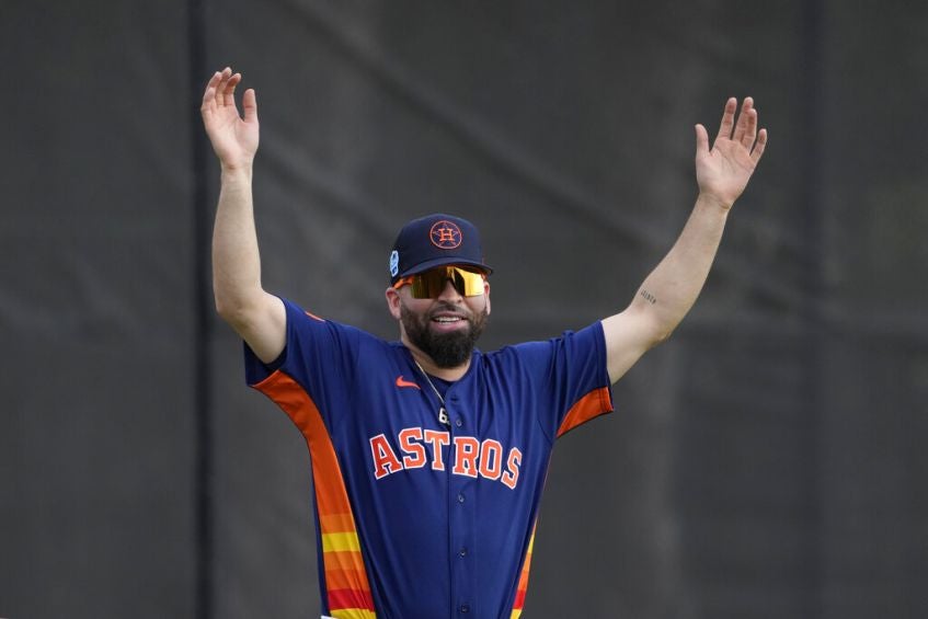 José Urquidy estará en el Clásico Mundial de Beisbol