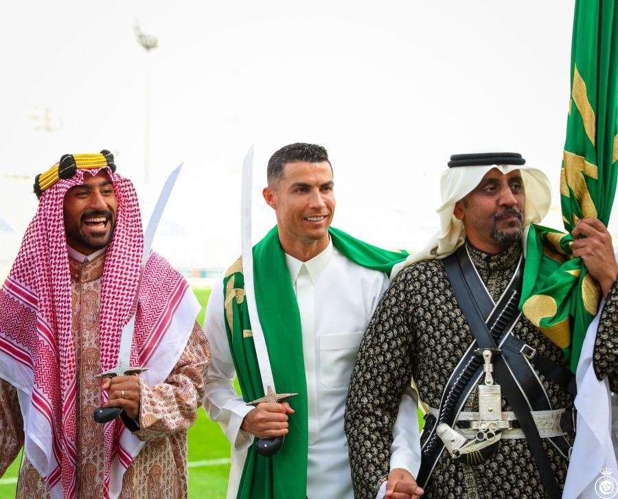 Ronaldo festejando día nacional del país de medio oriente 