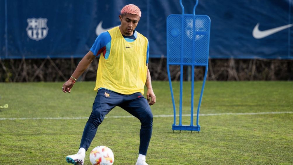 Julián Araujo en su primer entrenamiento con el Barça B