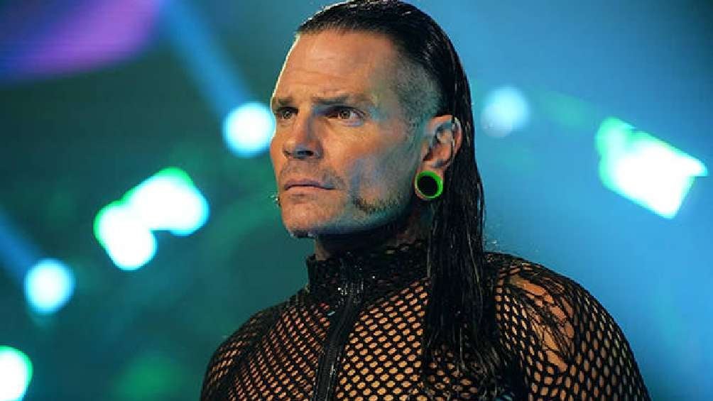 Jeff Hardy preocupado en lucha