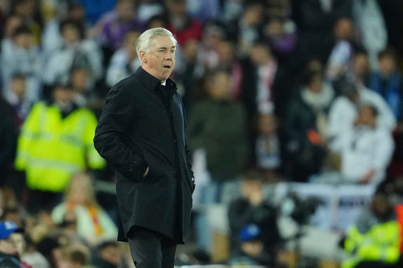 Carlo Ancelotti en el banquillo del Real Madrid