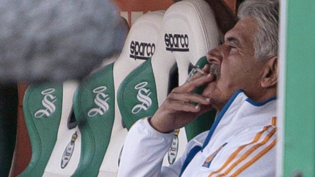 Ferreti fumando en el TSM en 2021