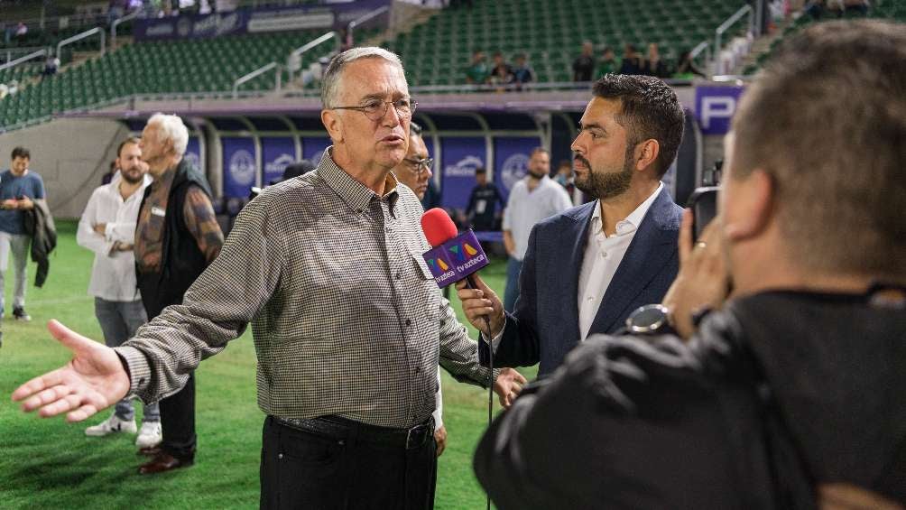 Ricardo Salinas Pliego presumió carritos de golf que le comprarán jugadores del Mazatlán 