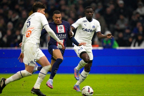 Mbappé hizo gol y asistencia