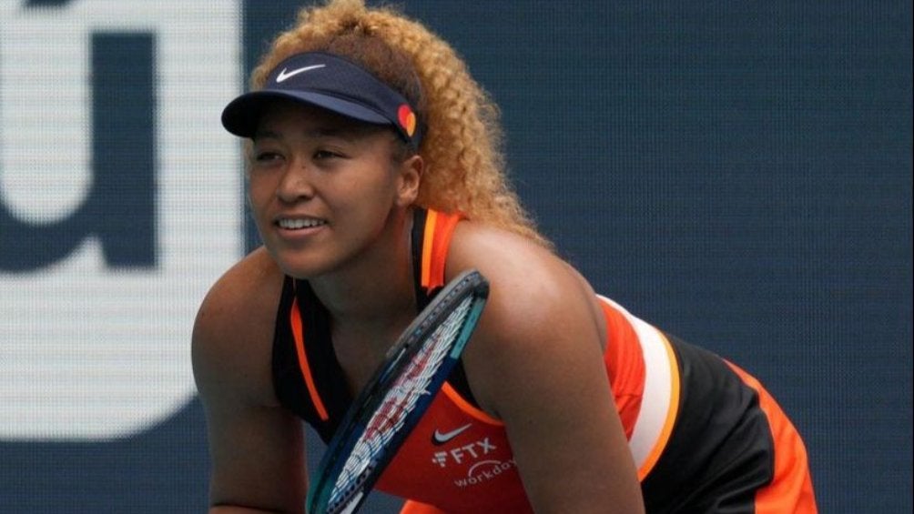 Naomi Osaka entrenando