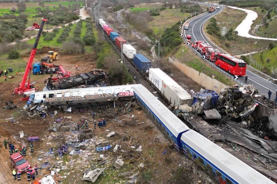 Desgracia en Grecia por choque de trenes