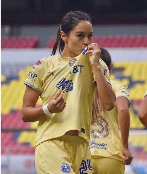 Scarlett Camberos festejando gol con América Femenil