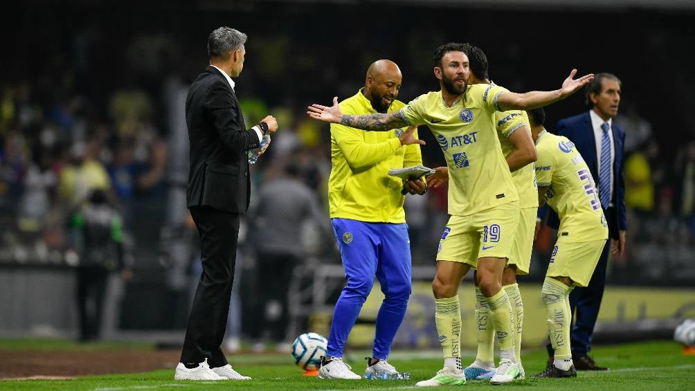 Layún, frustrado por goleada del Pachuca