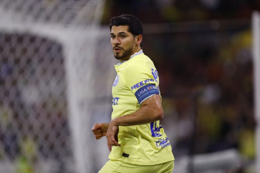 Henry Martín en partido con el América 