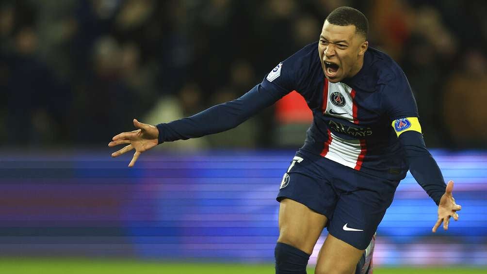 Mbappe celebrando gol en contra del Nantes