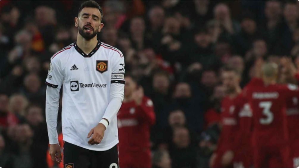 Bruno Fernandes se lamenta tras gol del Liverpool