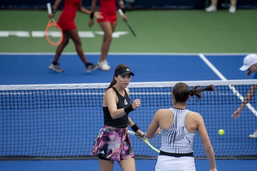 Fernanda Contreras y Kimberly Birrell en Final 