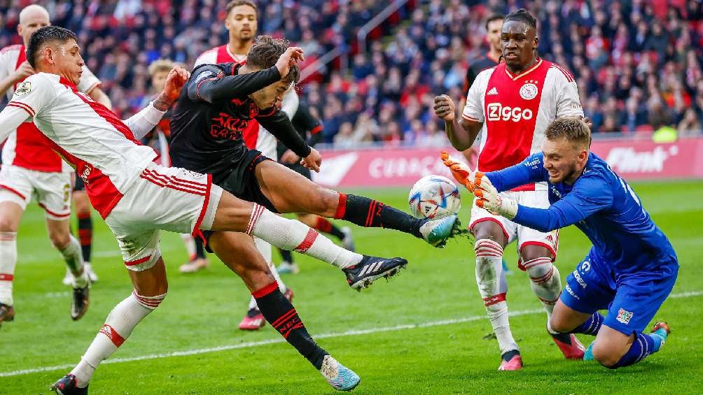 Edson Álvarez jugó todo el partido en victoria histórica del Ajax