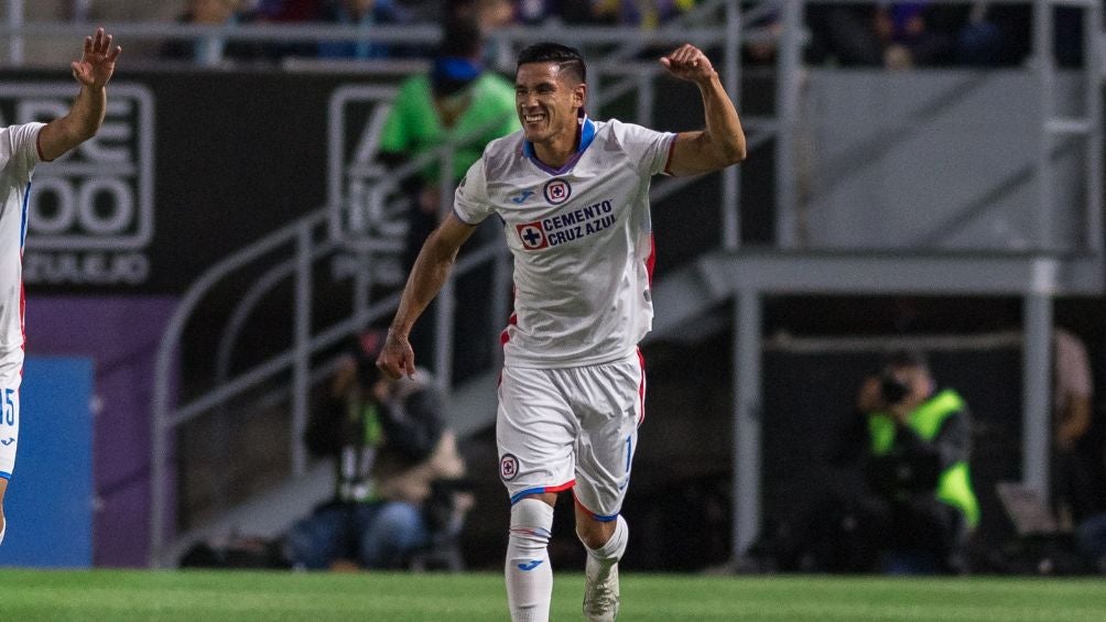 Antuna celebrando el primer gol ante Mazatlán