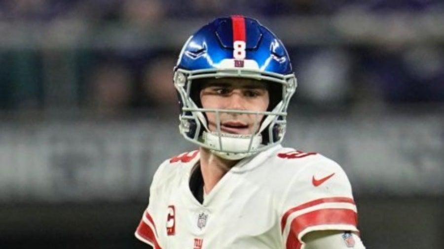 Daniel Jones en partido con los Giants de New York 