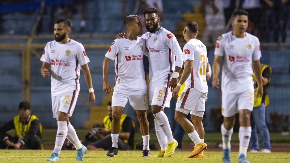 El Olimpia celebró la victoria ante el Atlas