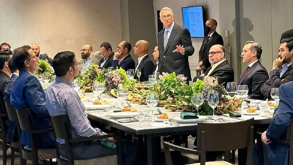 Comida de Ricardo Salinas Pliego con periodistas