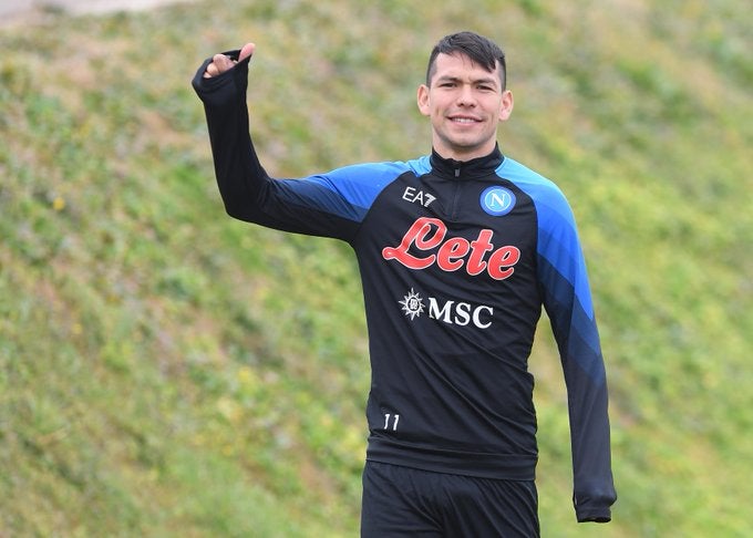 Hirving Lozano en entrenamiento con el Napoli