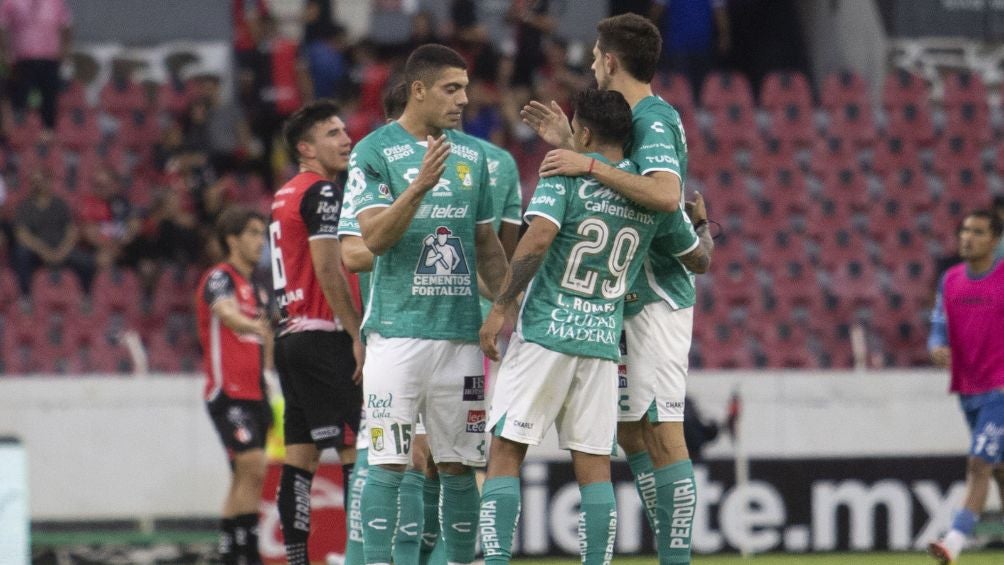 León celebrando el primer y único gol del partido