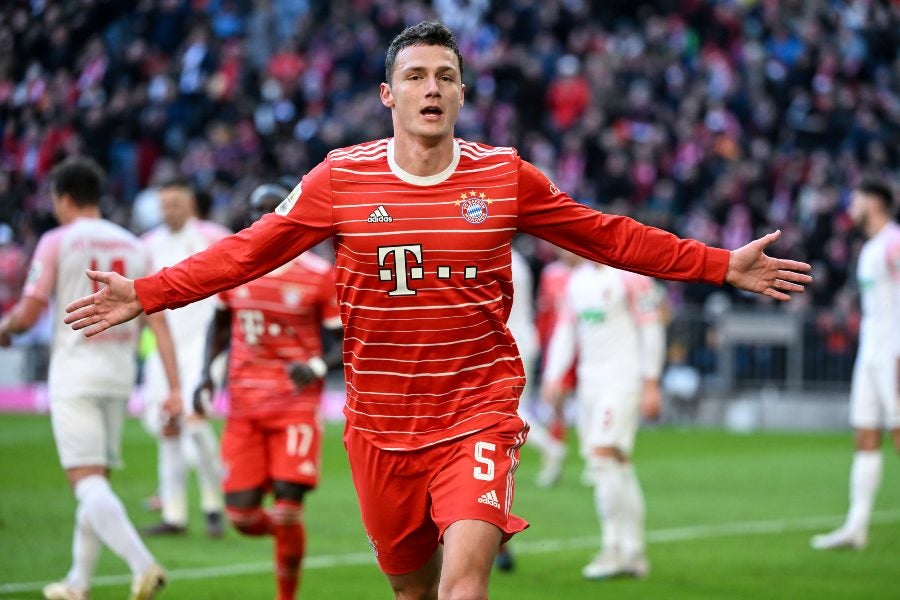 Benjamin Pavard celebrando doblete con el Bayern Munich