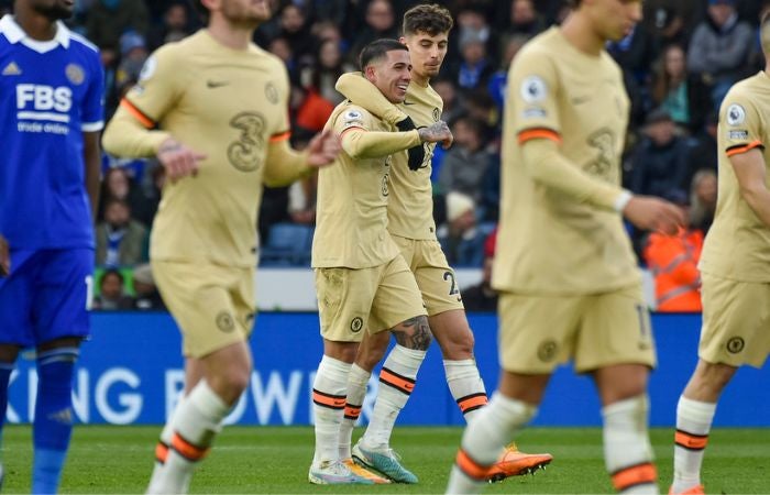 Enzo Fernández y Kai Havertz celebrando el segundo gol del Chelsea ante el Leicester