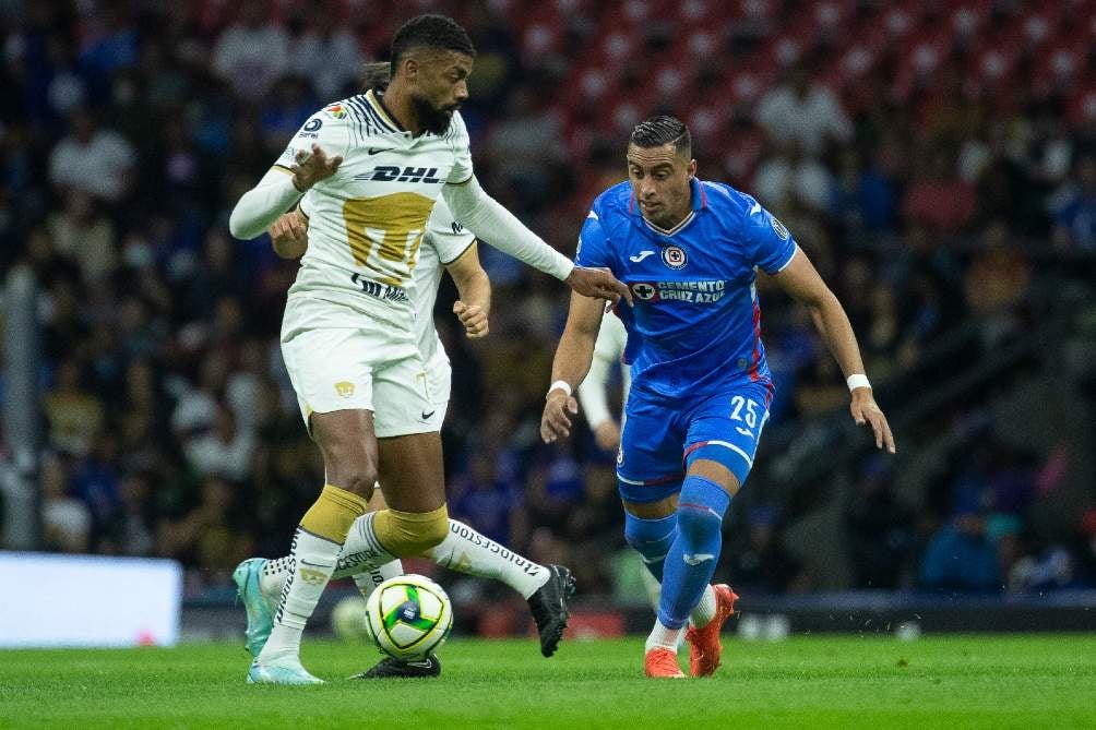 Pumas y Cruz Azul salieron cautelosos en el Estadio Azteca