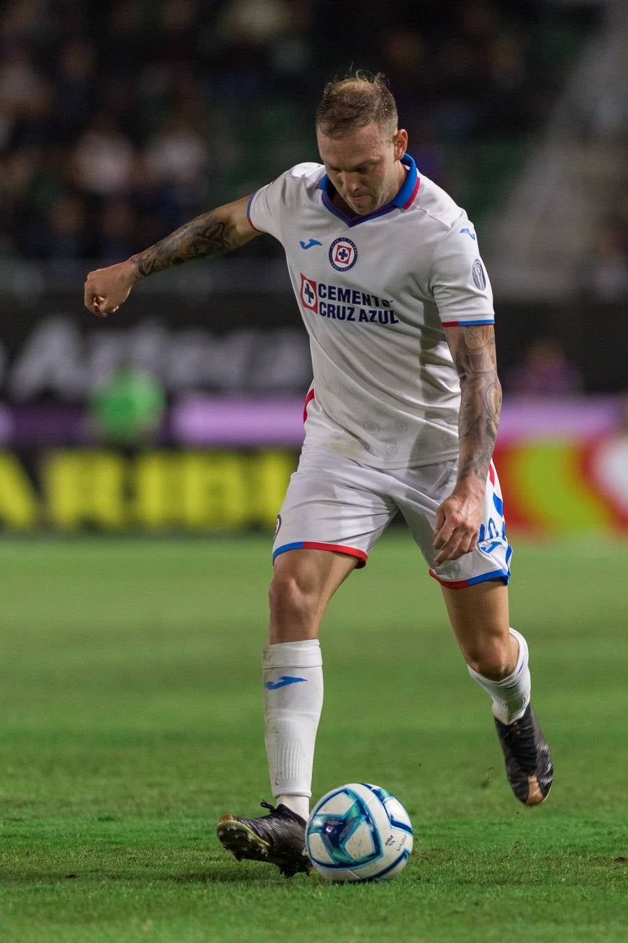 Rodolfo Rotondi en juego con Cruz Azul 