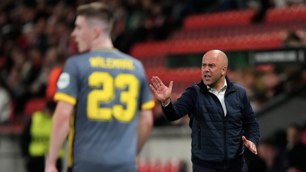 El entrenador del Feyenoord durante un partido con el cuadro de Rotterdam