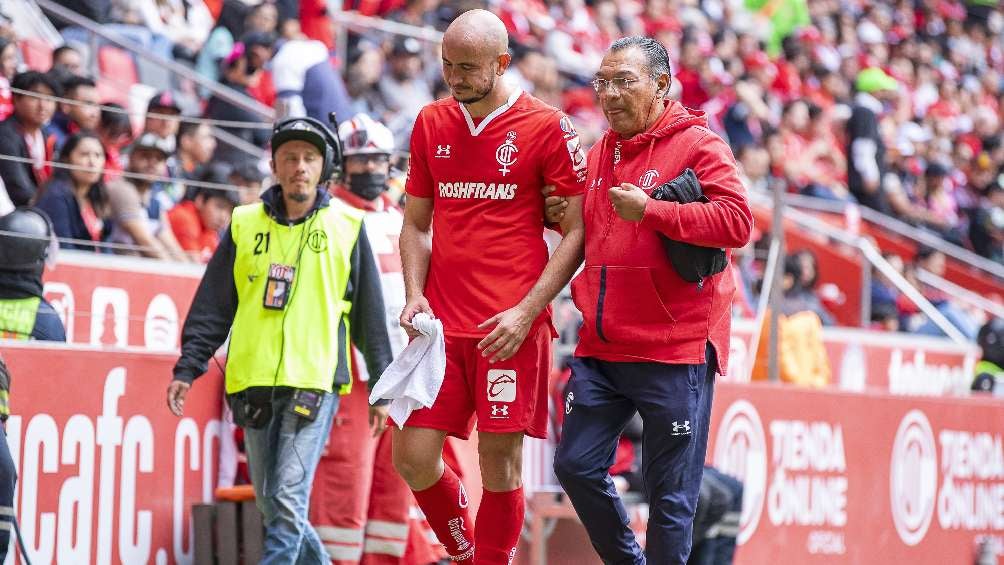 Toluca: Carlos González abandonó el partido ante Mazatlán por mareos