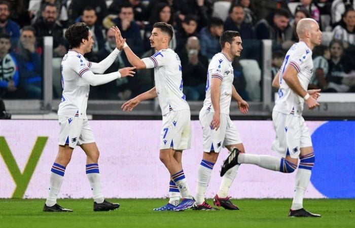 Jugadores de la Sampdoria festejando el momentáneo 2-2 en un lapso de dos minutos ante la Juve