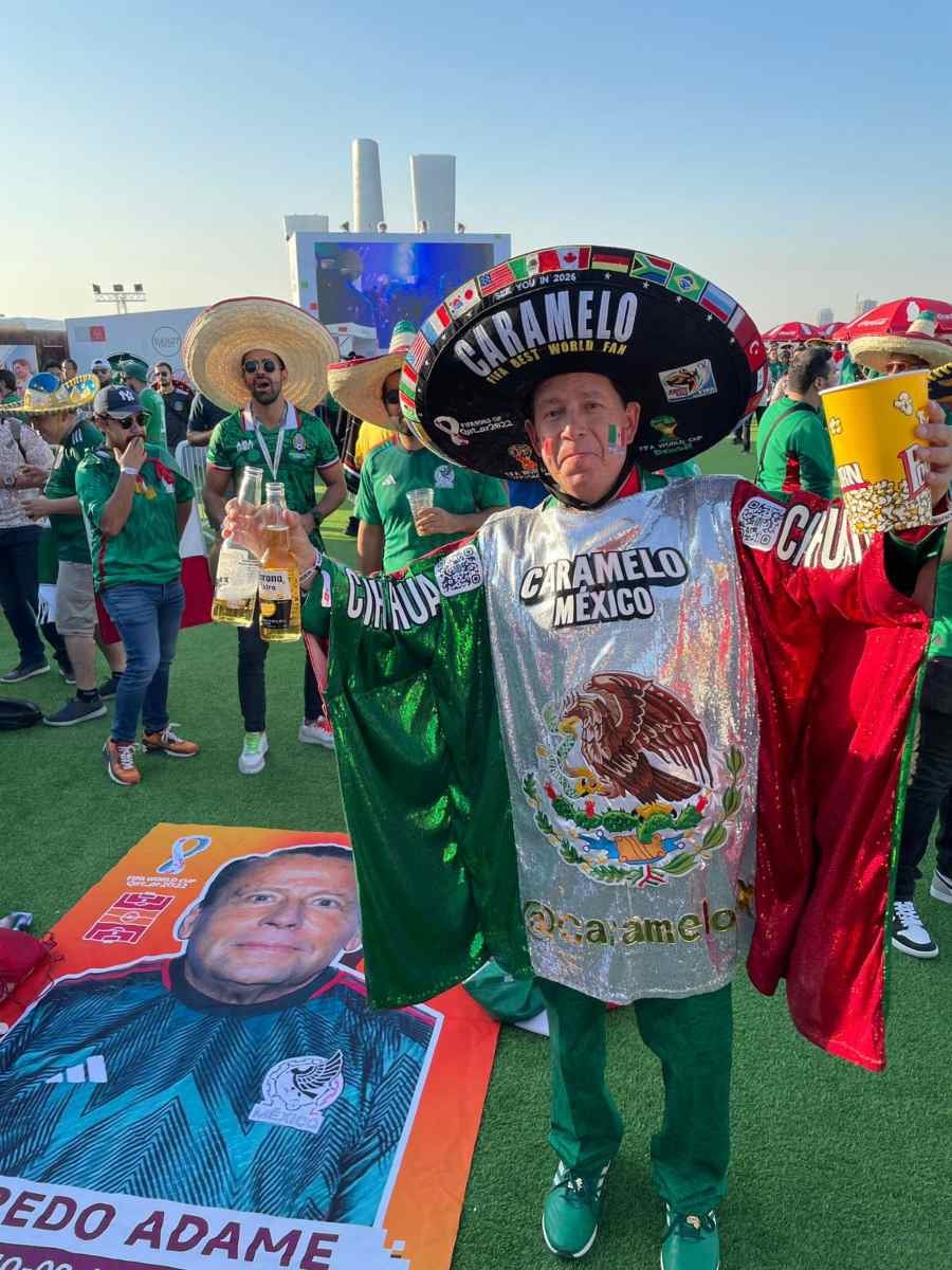 Caramelo apoyando a la Selección Mexicana 