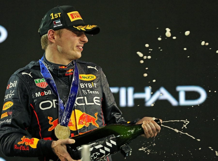 Verstappen festejando victoria en la F1