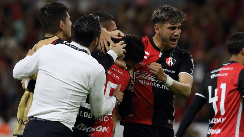 El conjunto rojinegro remontó una desventaja de tres goles y avanzo en Concacaf