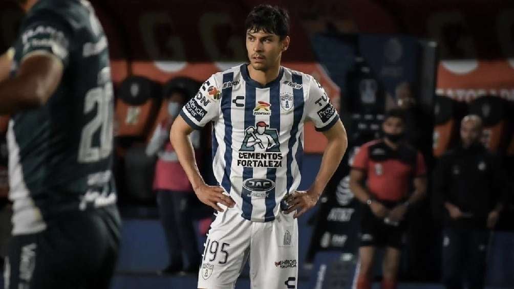 Aceves jugando con el Pachuca