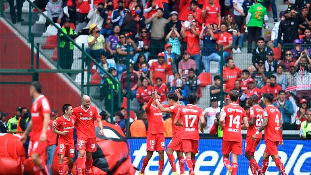 Jugadores del Toluca, en festejo de gol