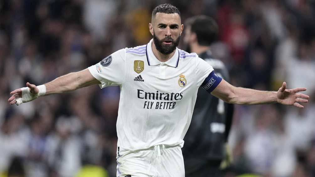 Benzema festejando gol en Champions