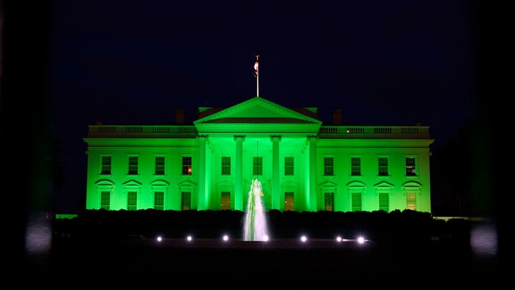 La Casa Blanca se pintó de verde por el Día de San Patricio 