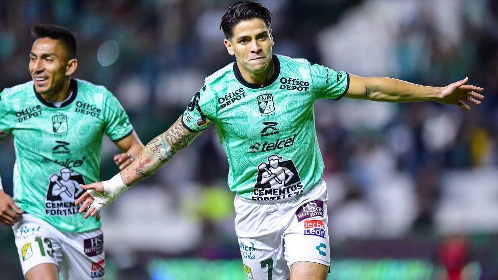 Víctor Dávila celebra gol vs Santos