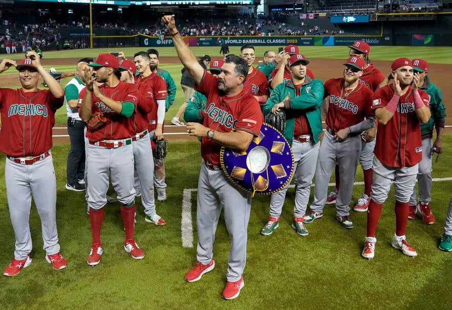 La novena mexicana celebrando el pase a semifinales