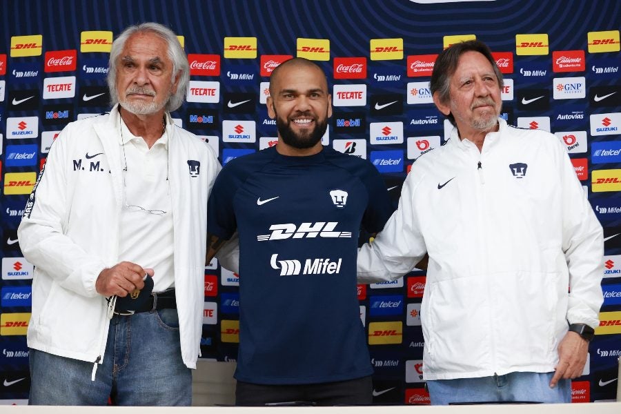 Leopoldo Silva y Mejía Barón  en presentación de Dani Alves 