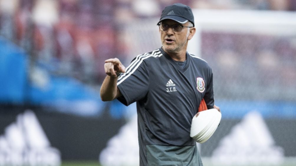 Juan Carlos Osorio dirigiendo a la Selección Mexicana