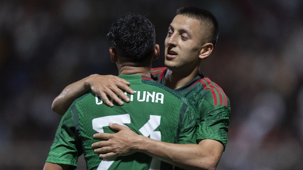 México venció 2-0 a Surinam