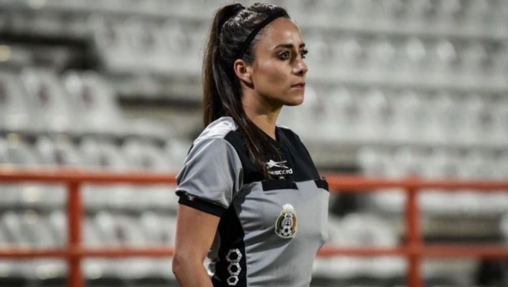 Valeria Andrade durante un partido de Liga MX Femenil