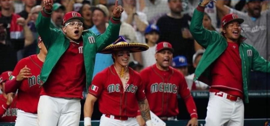 Novena Mexica celebrando en Clásico Mundial 