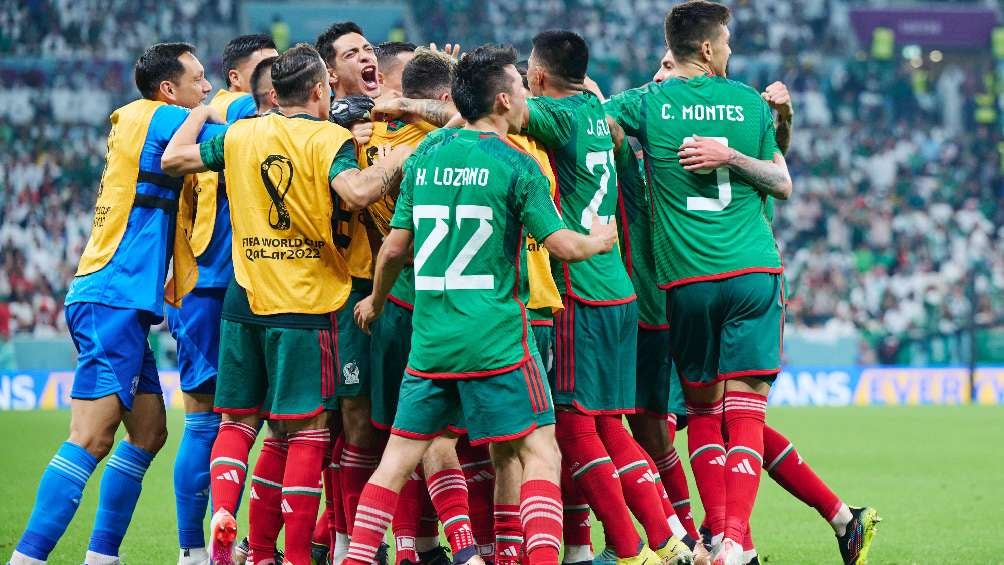 Jugadores de México festejando gol en el Mundial