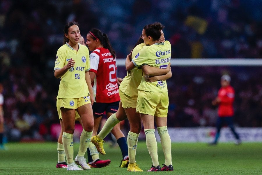 Jugadoras del América Femenil festejando 